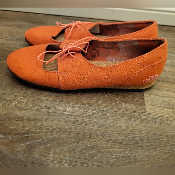 The North Face Storm TR Waterproof Shoes Size 7.5 Coral - Picture 2 of 10